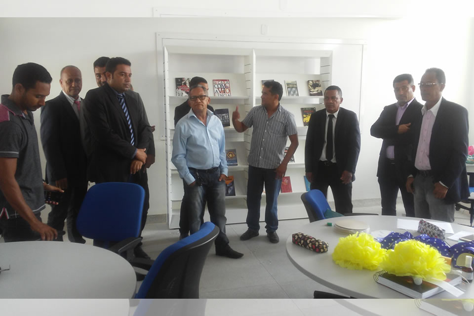 Vereadores visitam IEMA e constatam a felicidades dos alunos pela surpreendente estrutura oferecida